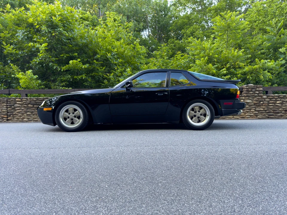 1986 Porsche 944 Turbo - Image 12 of 31