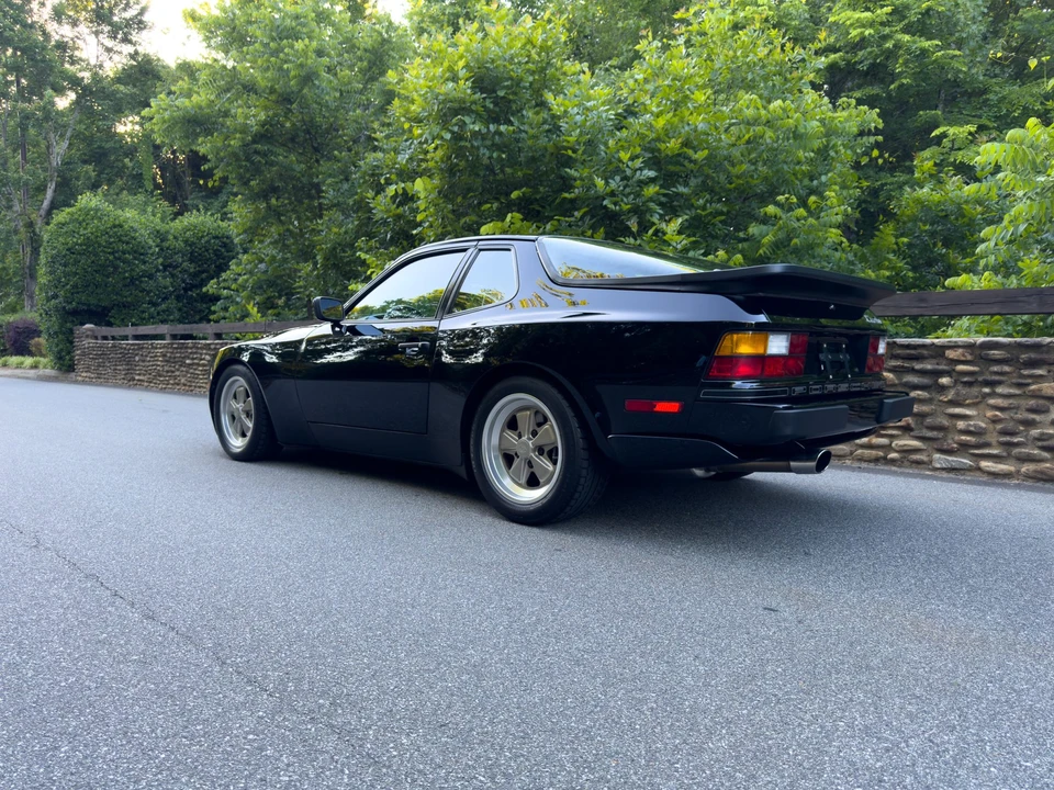 1986 Porsche 944 Turbo - Image 14 of 31