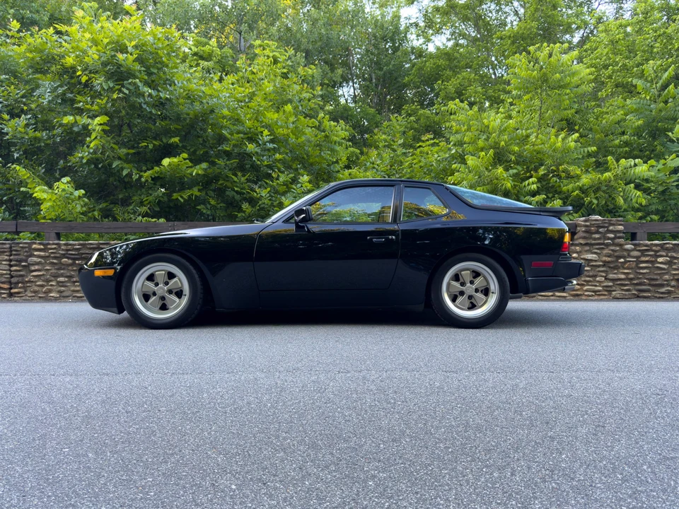 1986 Porsche 944 Turbo - Image 11 of 31