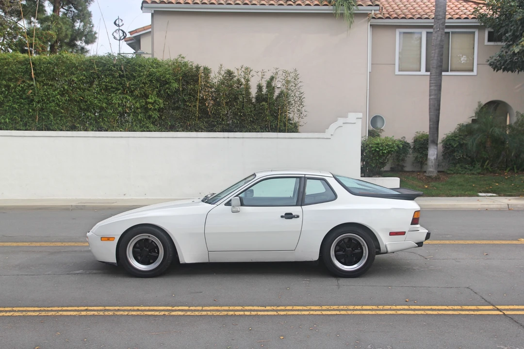 1986 Porsche 944 Turbo - Image 14 of 31