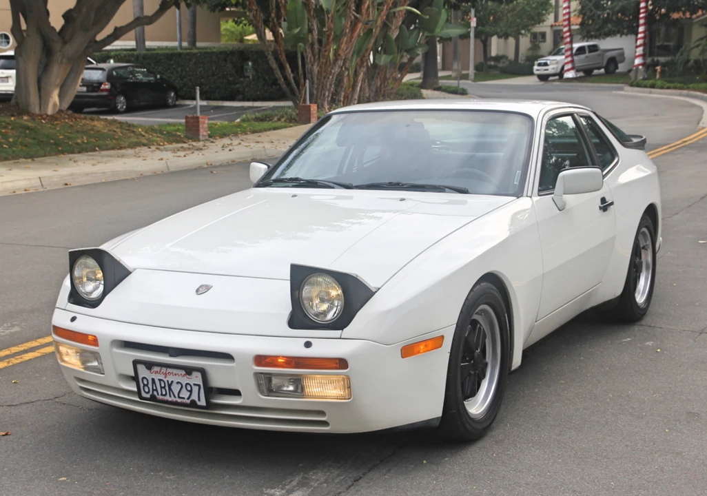 1986 Porsche 944 Turbo - Image 2 of 31