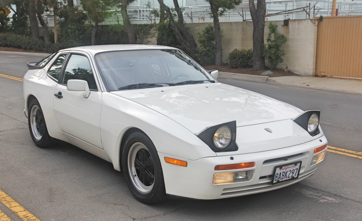 1986 Porsche 944 Turbo - Image 8 of 31