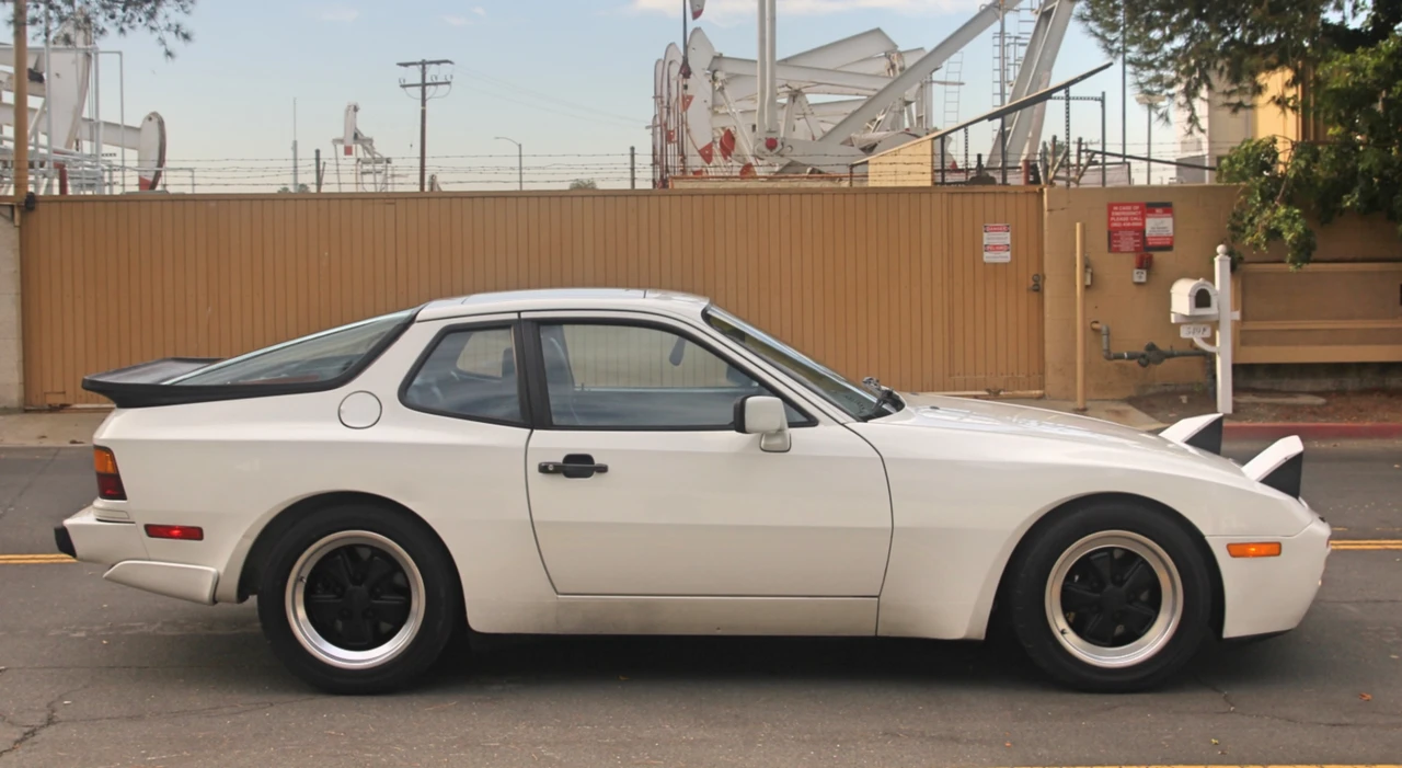 1986 Porsche 944 Turbo - Image 7 of 31