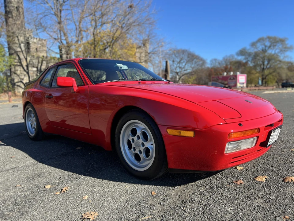 1986 Porsche 944 Turbo - Image 2 of 31