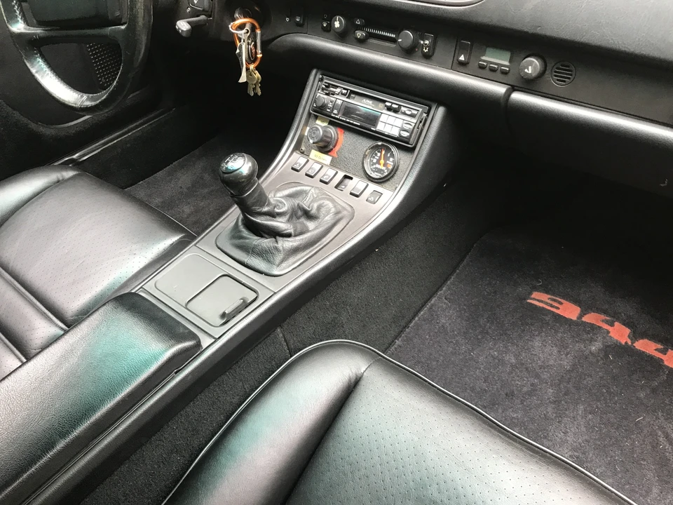 1986 Porsche 944 Turbo - Image 24 of 31
