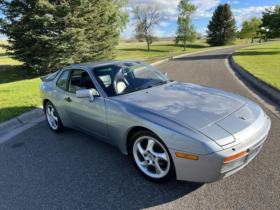 1986 Porsche 944 Turbo - Image 24 of 31