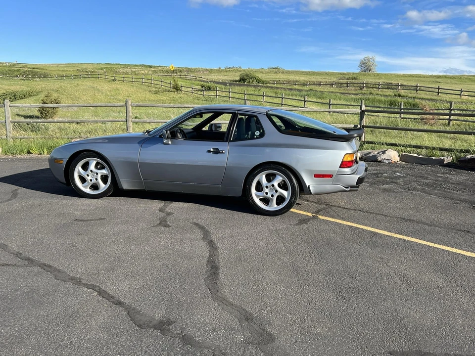 1986 Porsche 944 Turbo - Image 12 of 31