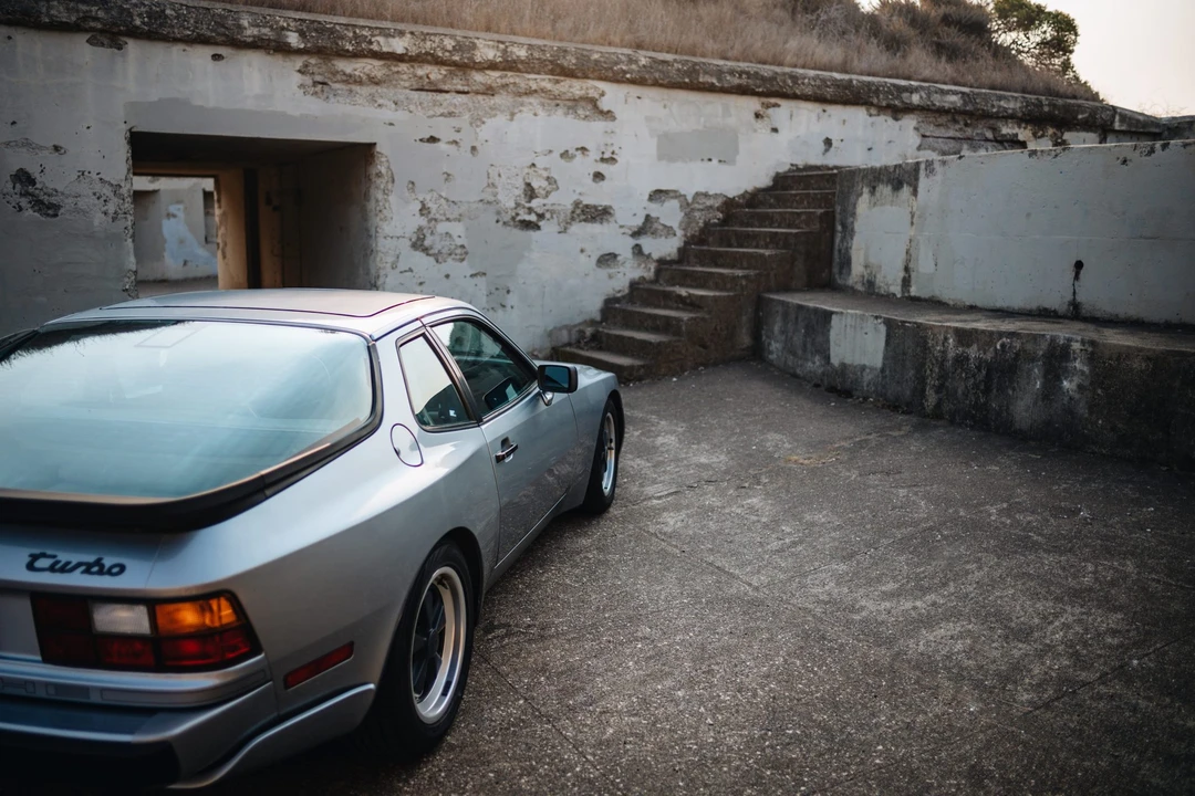 1986 Porsche 944 Turbo - Image 15 of 31