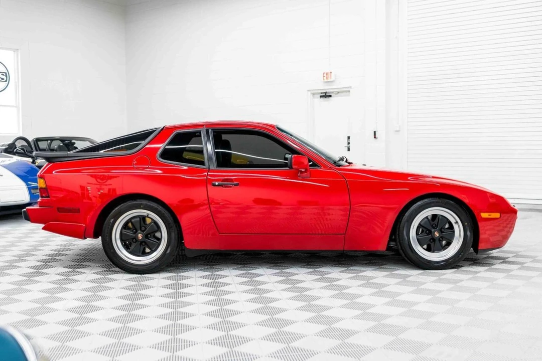 1986 Porsche 944 Turbo - Image 7 of 31