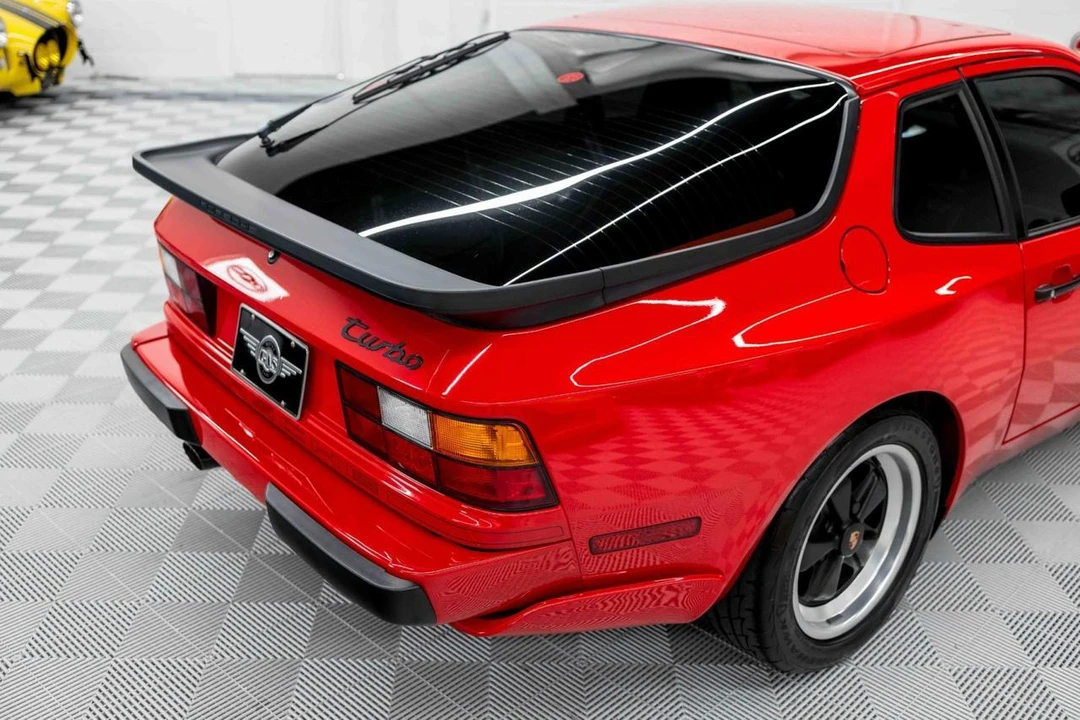 1986 Porsche 944 Turbo - Image 24 of 31