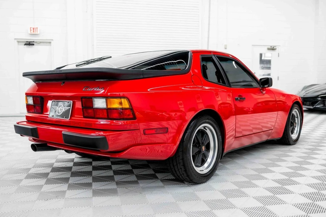 1986 Porsche 944 Turbo - Image 8 of 31