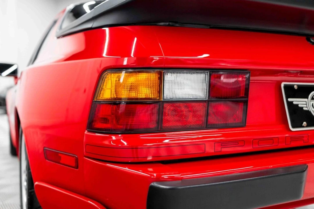 1986 Porsche 944 Turbo - Image 28 of 31