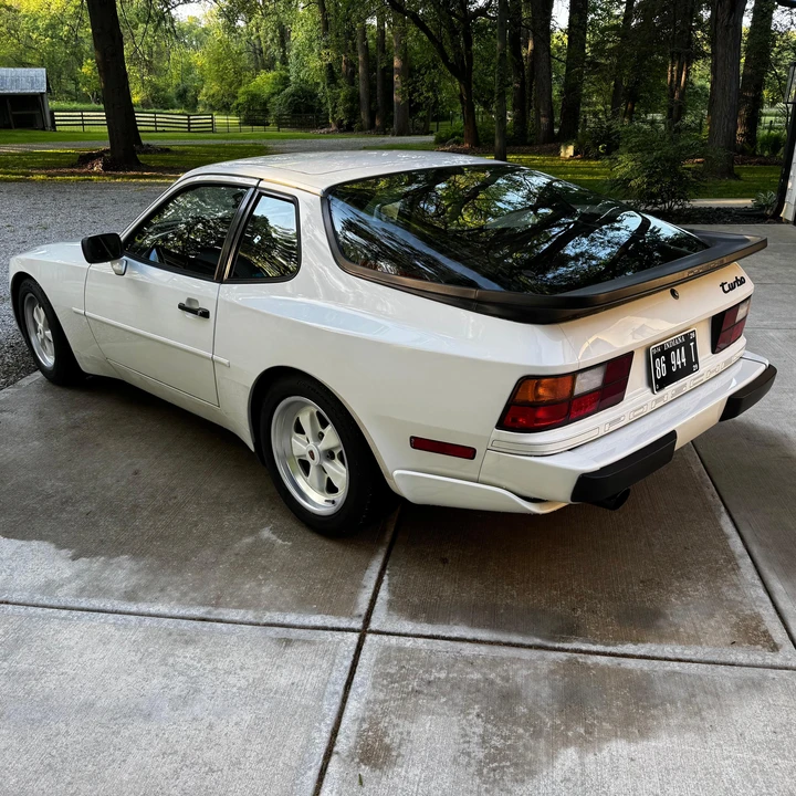 1986 Porsche 944 Turbo - Image 10 of 31