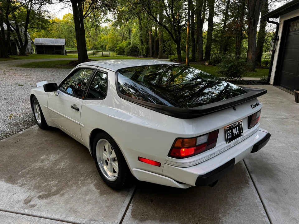 1986 Porsche 944 Turbo - Image 11 of 31