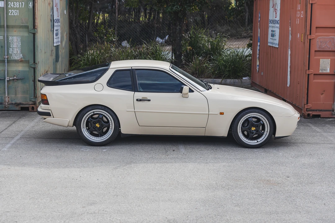 1986 Porsche 944 Turbo - Image 24 of 31