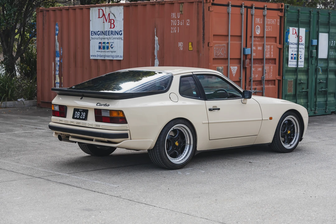 1986 Porsche 944 Turbo - Image 7 of 31