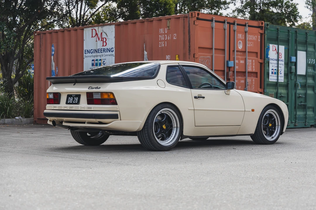 1986 Porsche 944 Turbo - Image 15 of 31