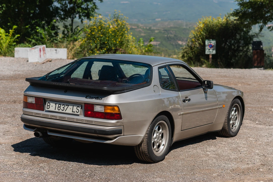 1986 Porsche 944 Turbo - Image 5 of 31
