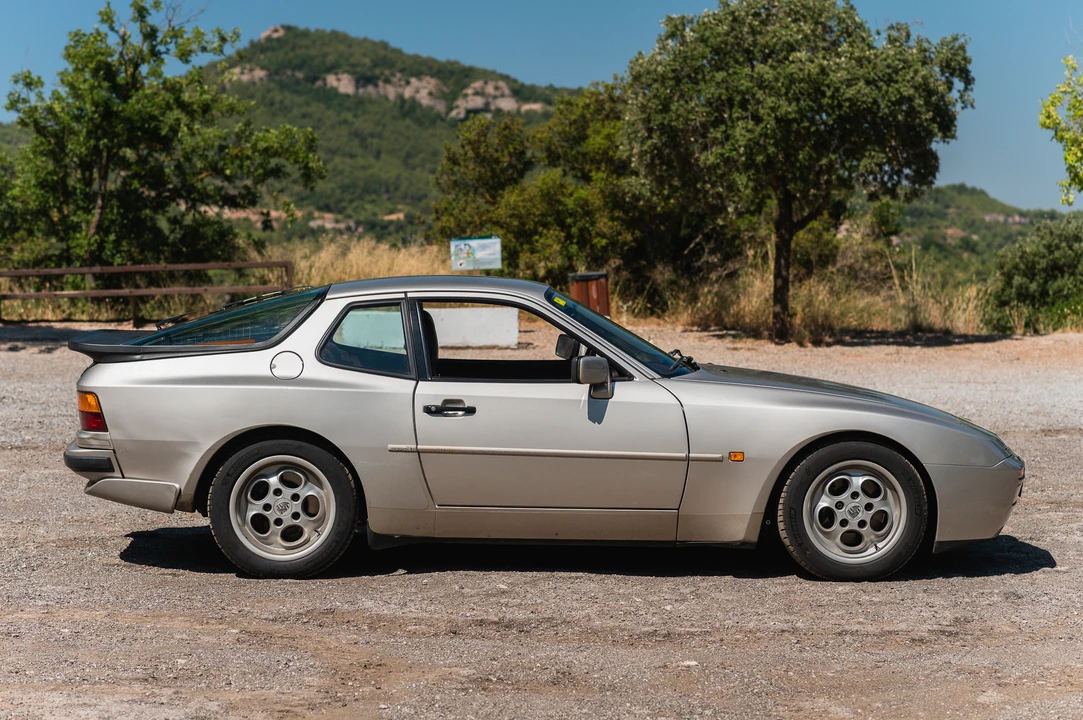 1986 Porsche 944 Turbo - Image 4 of 31