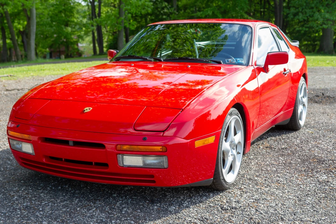 1986 Porsche 944 Turbo - Image 2 of 31