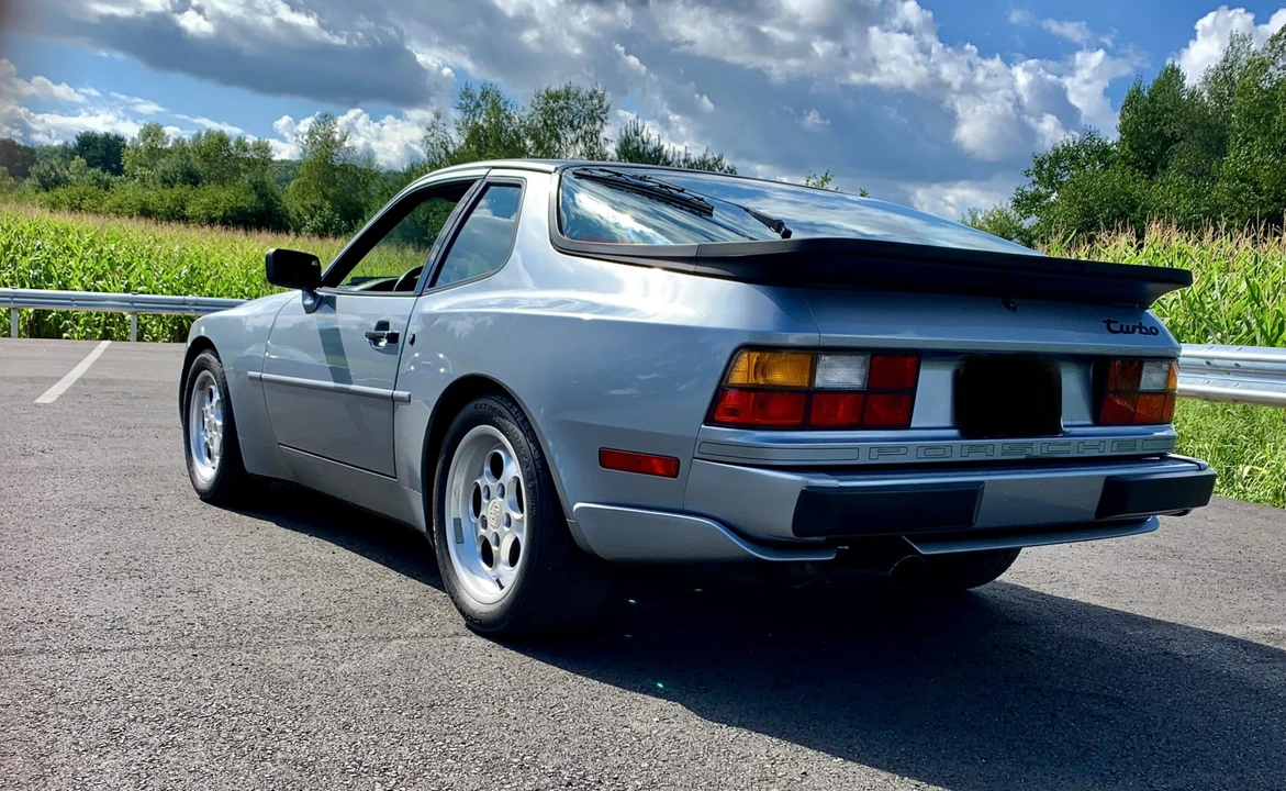 1986 Porsche 944 Turbo - Image 14 of 31
