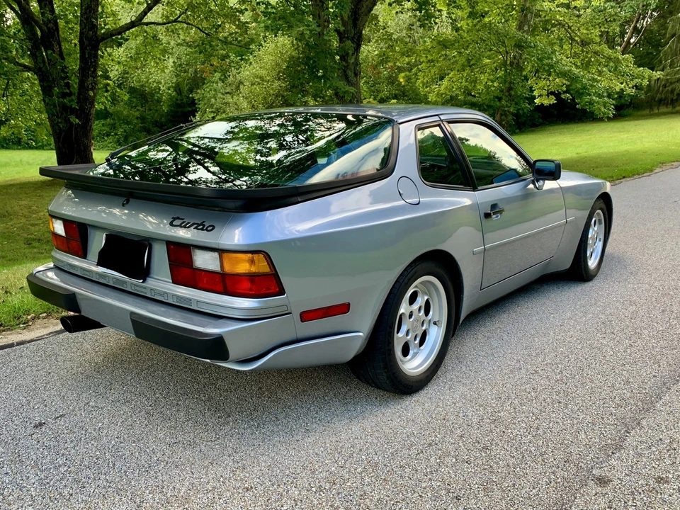 1986 Porsche 944 Turbo - Image 17 of 31