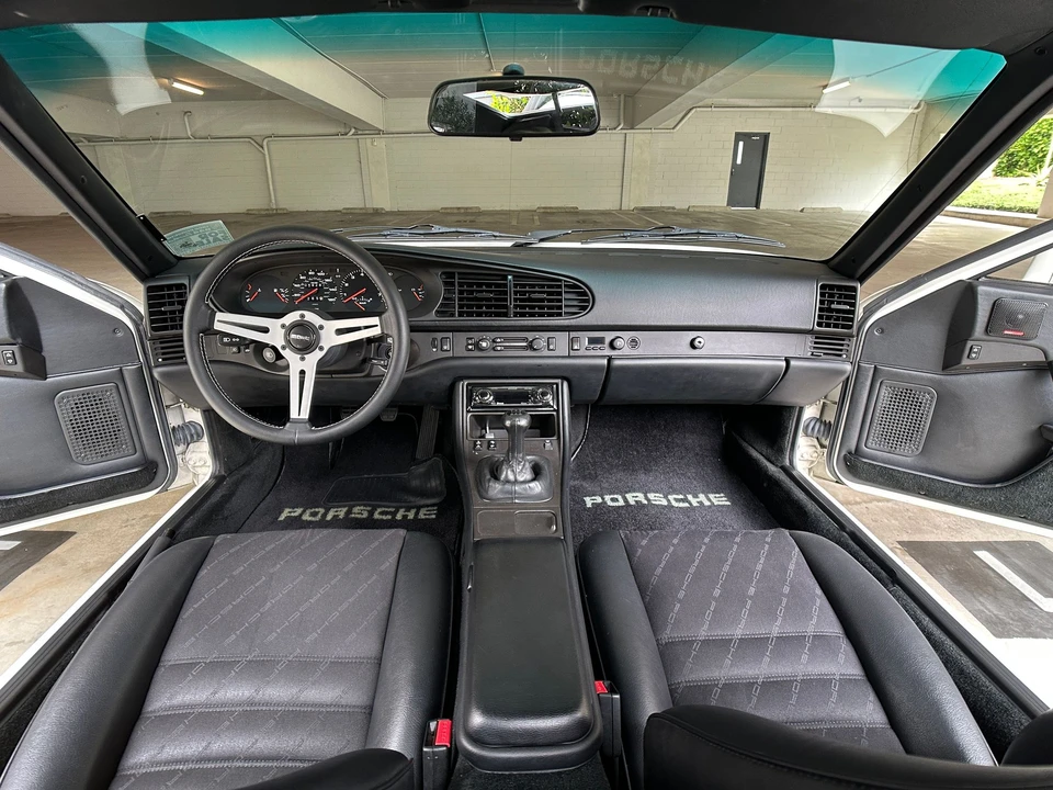 1986 Porsche 944 Turbo - Image 9 of 14