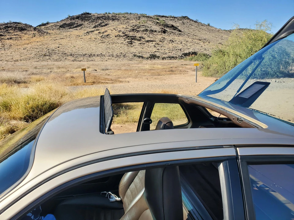 1986 Porsche 944 - Image 21 of 31