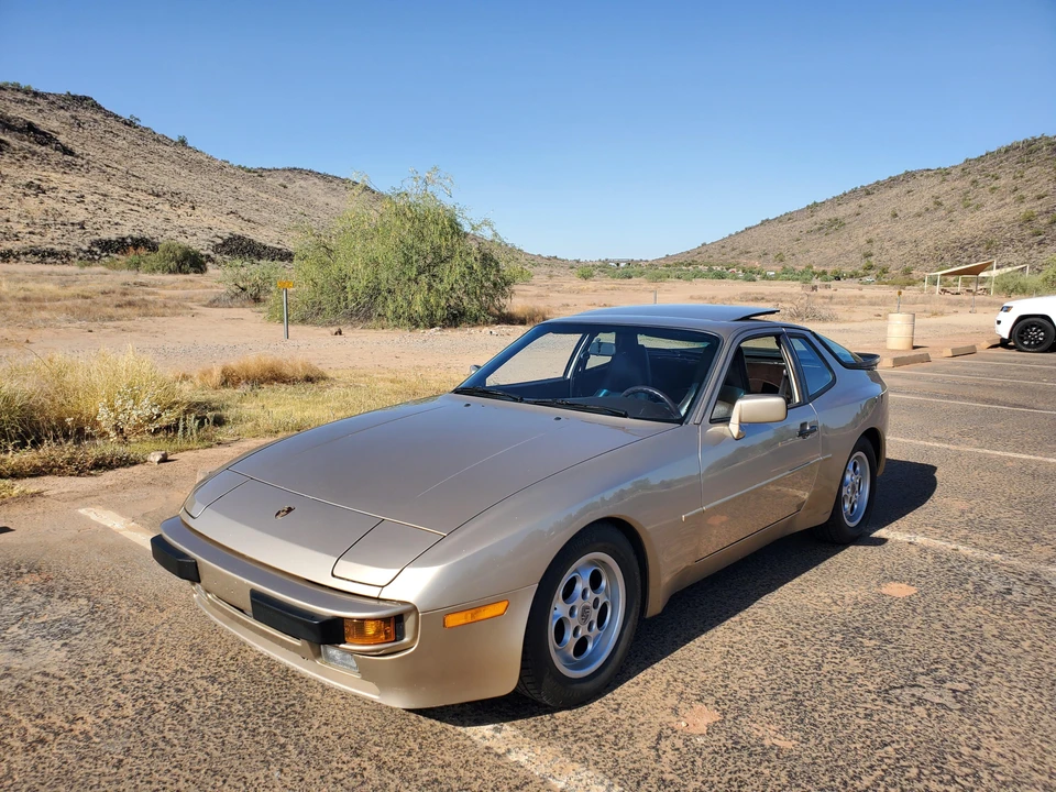 1986 Porsche 944 - Image 10 of 31