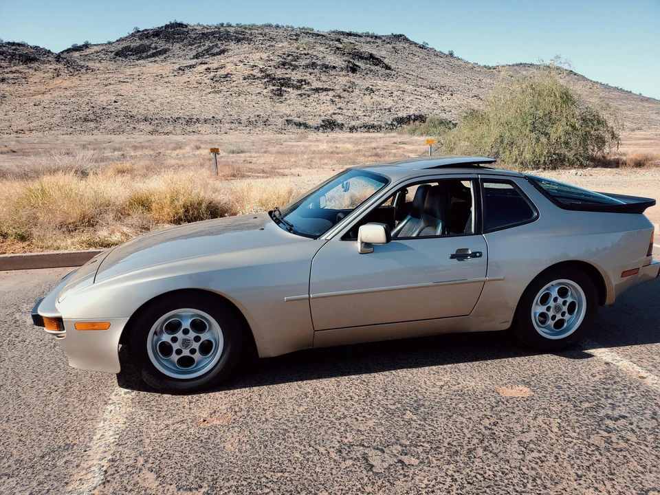 1986 Porsche 944 - Image 12 of 31