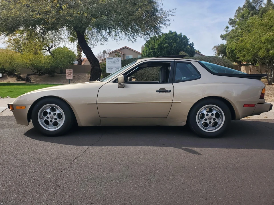 1986 Porsche 944 - Image 14 of 31
