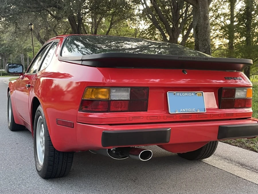 1986 Porsche 944 - Image 9 of 23