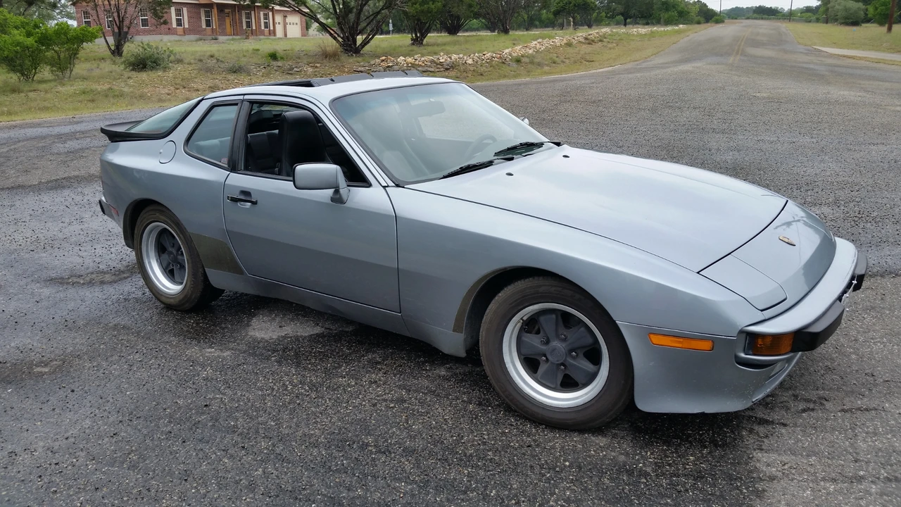 1986 Porsche 944 - Image 13 of 31