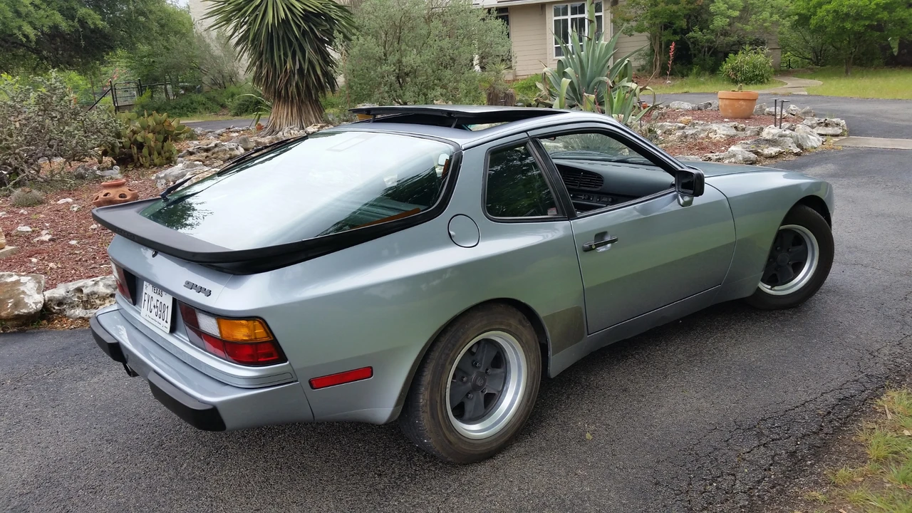 1986 Porsche 944 - Image 9 of 31