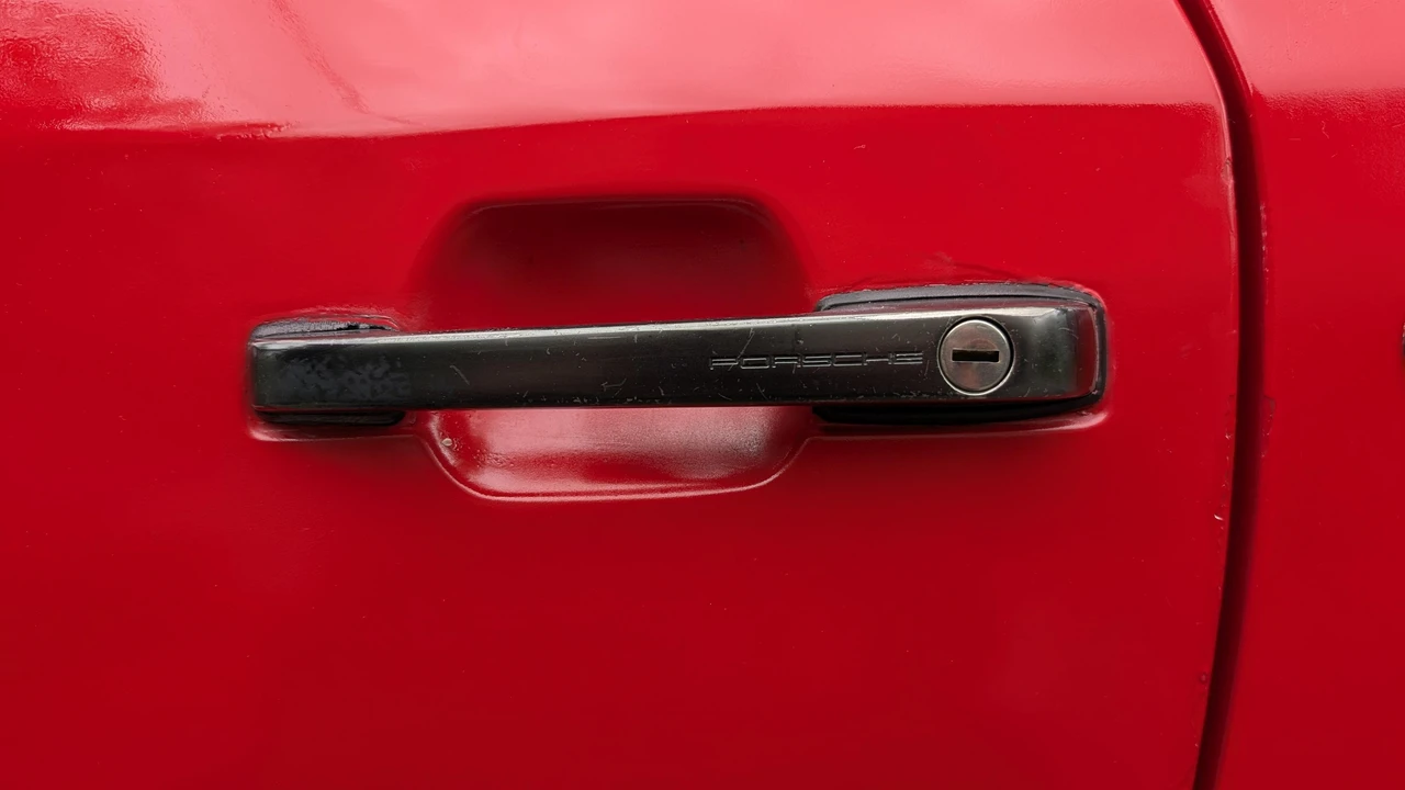1986 Porsche 944 - Image 28 of 31