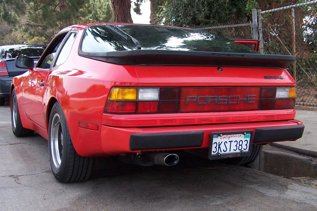 1986 Porsche 944 - Image 5 of 6