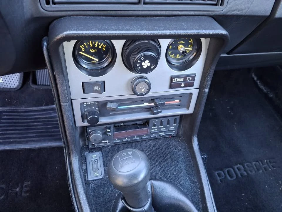 1986 Porsche 944 - Image 13 of 15
