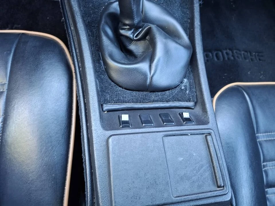 1986 Porsche 944 - Image 14 of 15