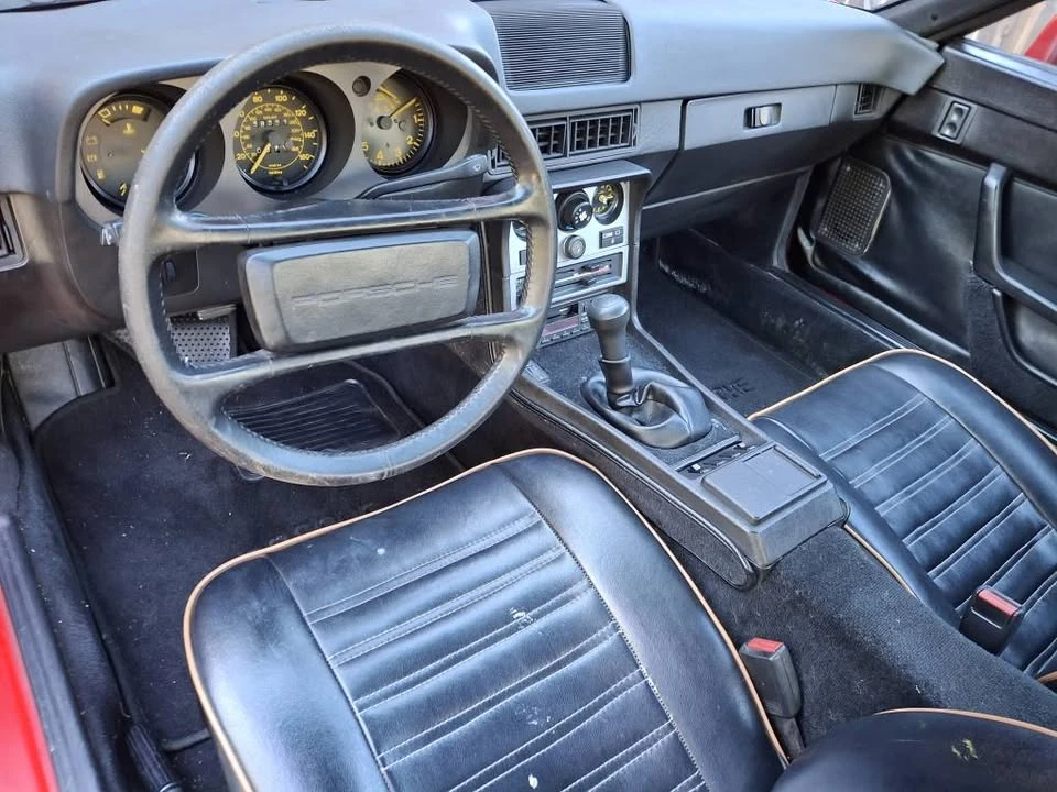 1986 Porsche 944 - Image 8 of 15