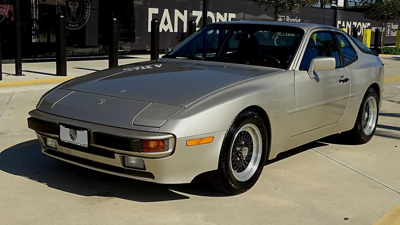 1986 Porsche 944 - Image 6 of 21