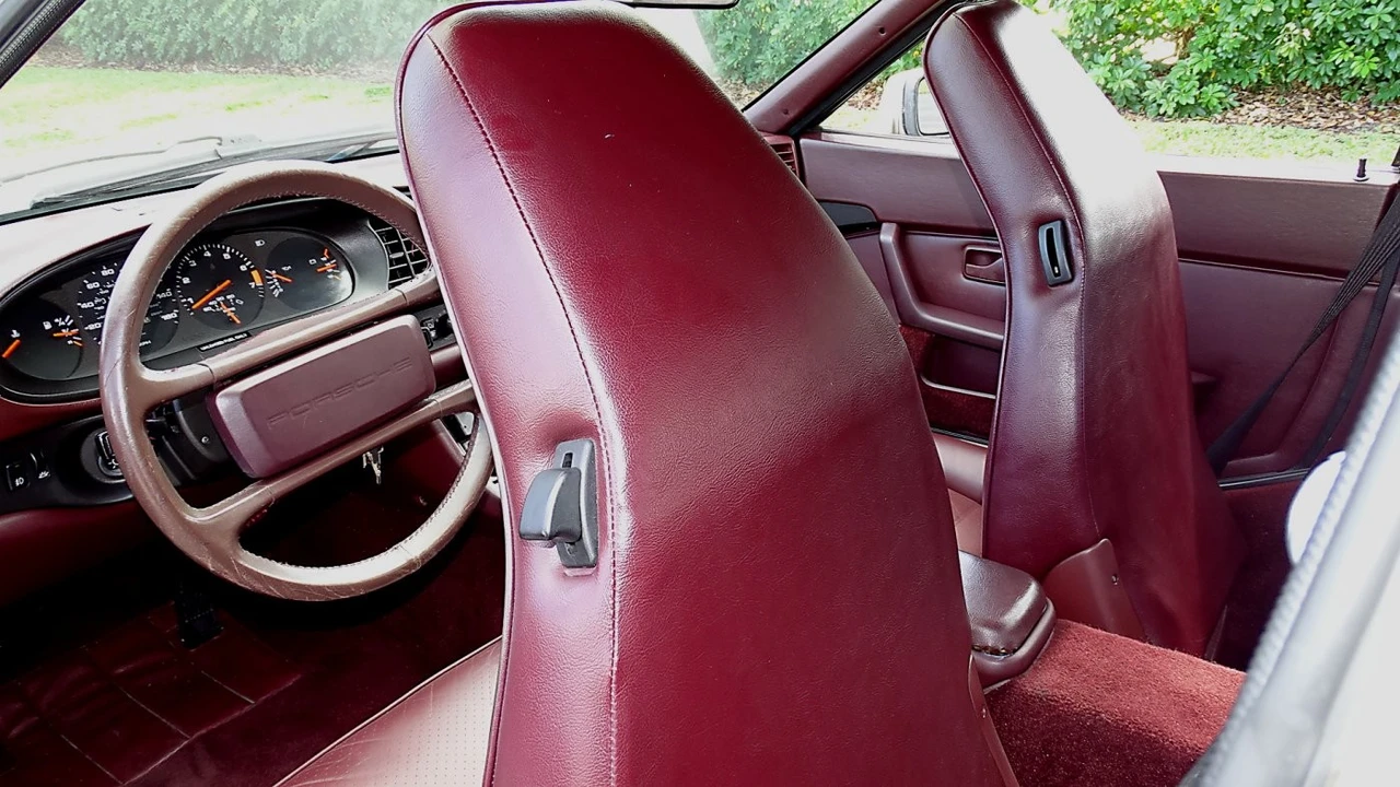 1986 Porsche 944 - Image 17 of 21