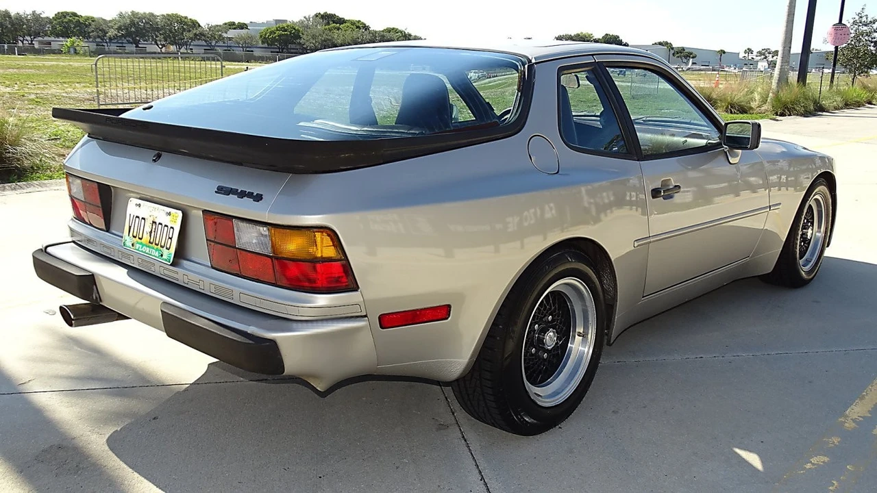1986 Porsche 944 - Image 4 of 21