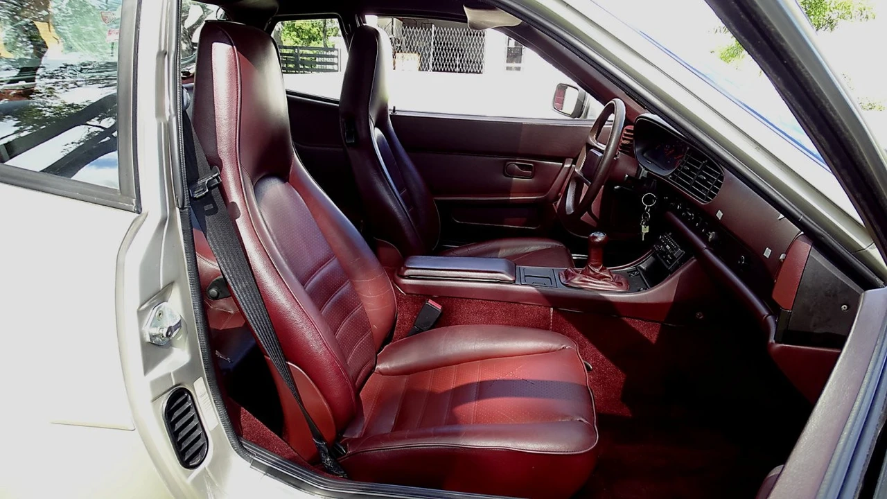 1986 Porsche 944 - Image 11 of 21