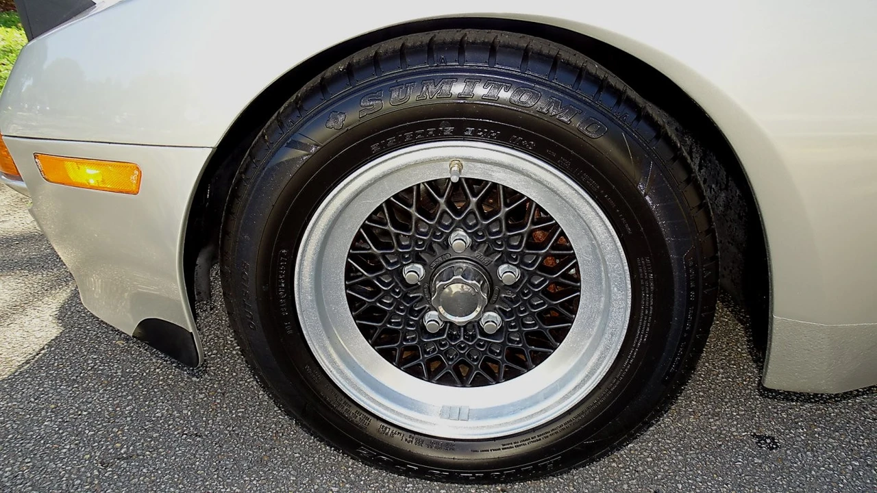 1986 Porsche 944 - Image 20 of 21