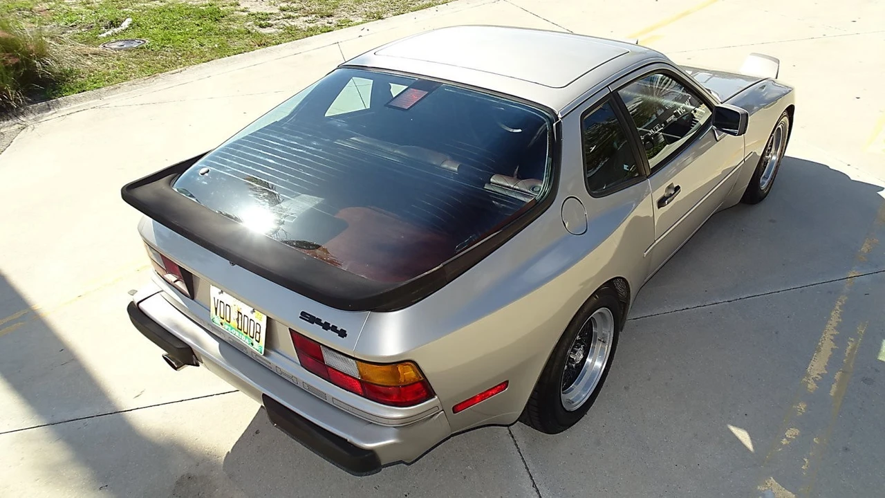 1986 Porsche 944 - Image 5 of 21