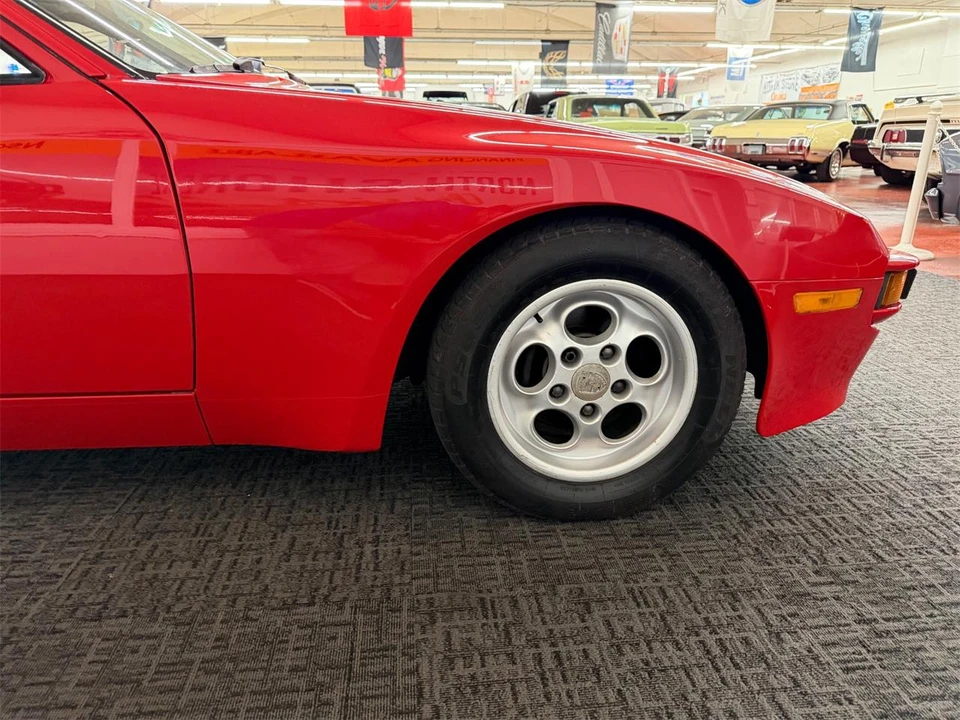 1986 Porsche 944 - Image 25 of 31