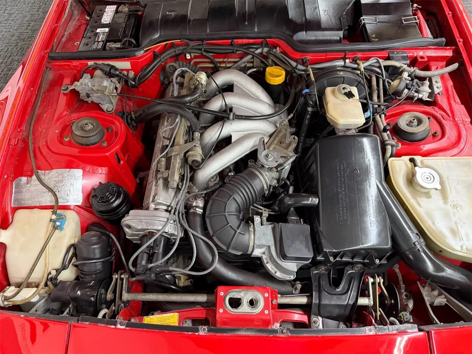 1986 Porsche 944 - Image 18 of 31
