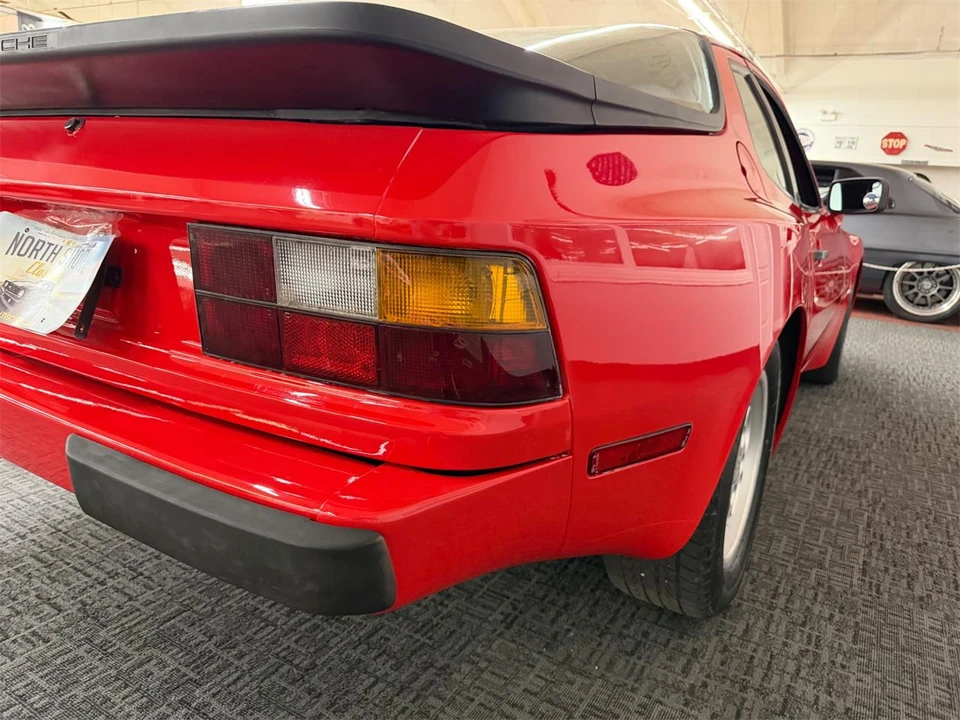 1986 Porsche 944 - Image 26 of 31