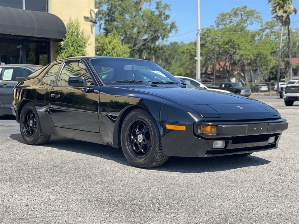 1986 Porsche 944 - Image 12 of 21