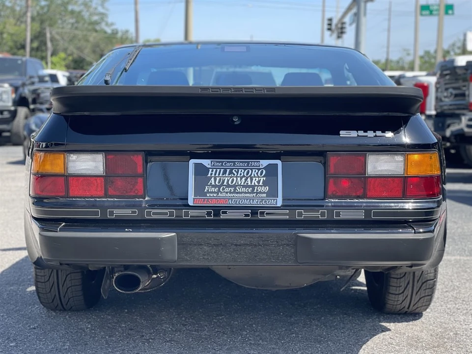 1986 Porsche 944 - Image 10 of 21